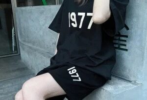 ESSENTIALS 1977 1 300x300 2